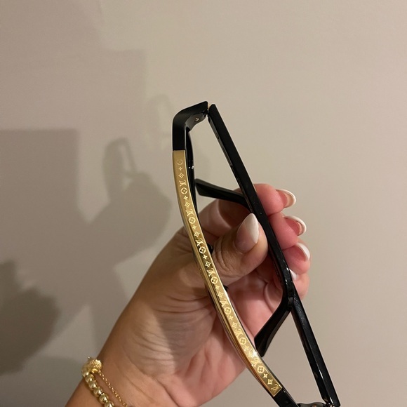 Louis Vuitton Evidence Sunglasses. Black and gold. Case included with purchase. - Picture 6 of 7